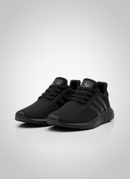 Adidas Swift Run Triple Negro